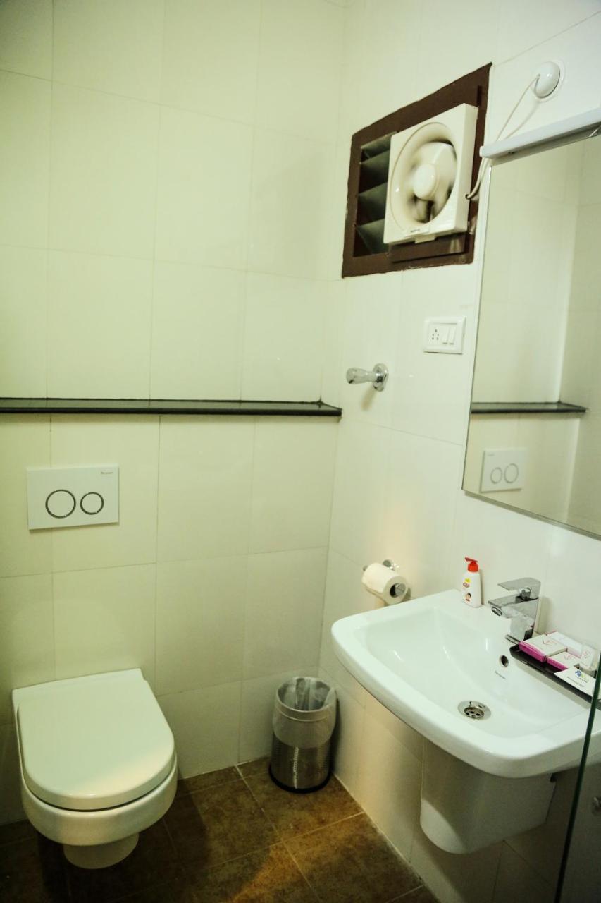 Hotel Sera Grand Chennai Bagian luar foto
