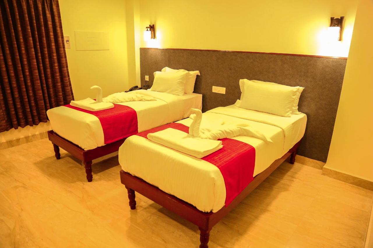 Hotel Sera Grand Chennai Bagian luar foto