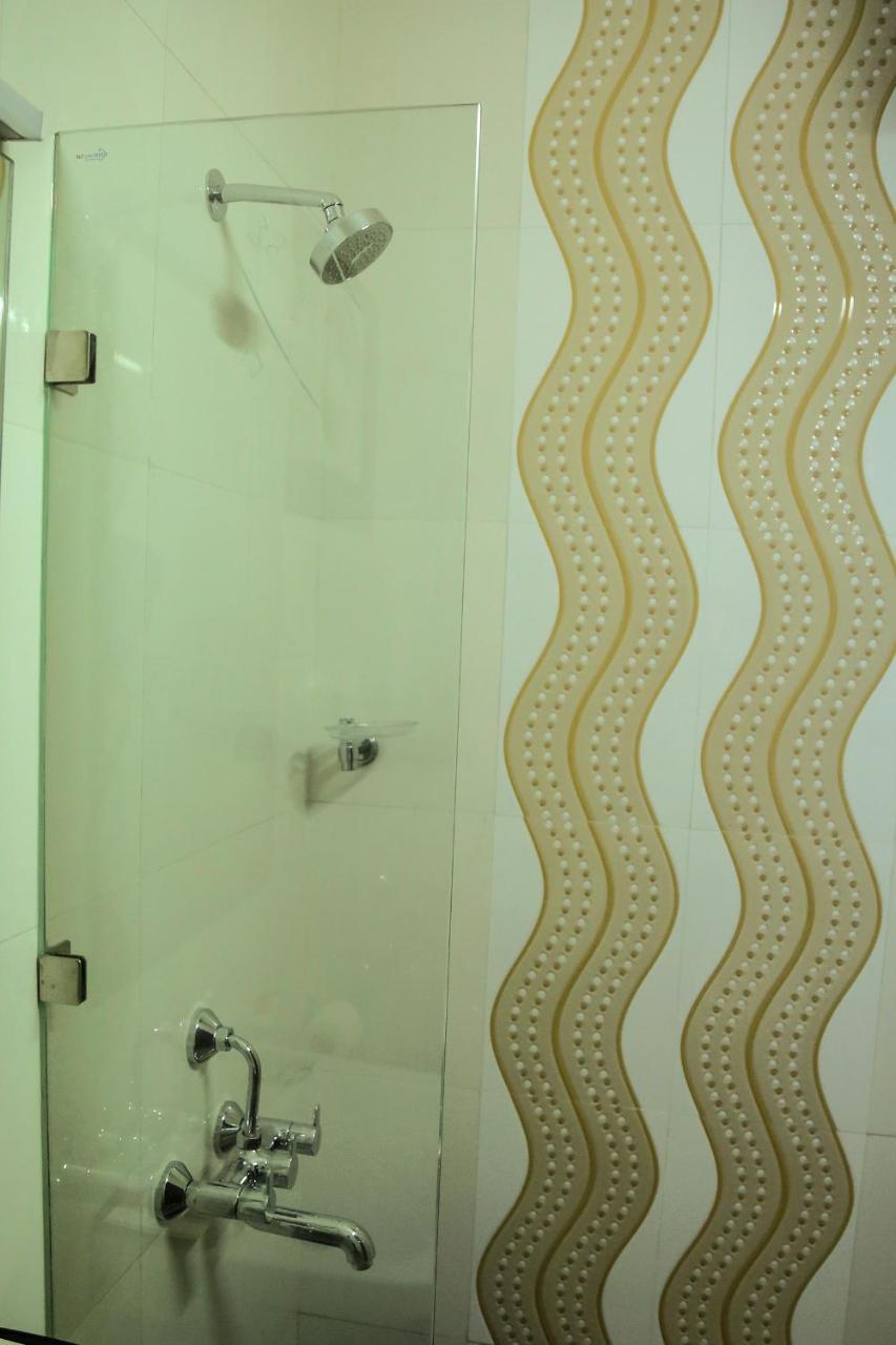 Hotel Sera Grand Chennai Ruang foto